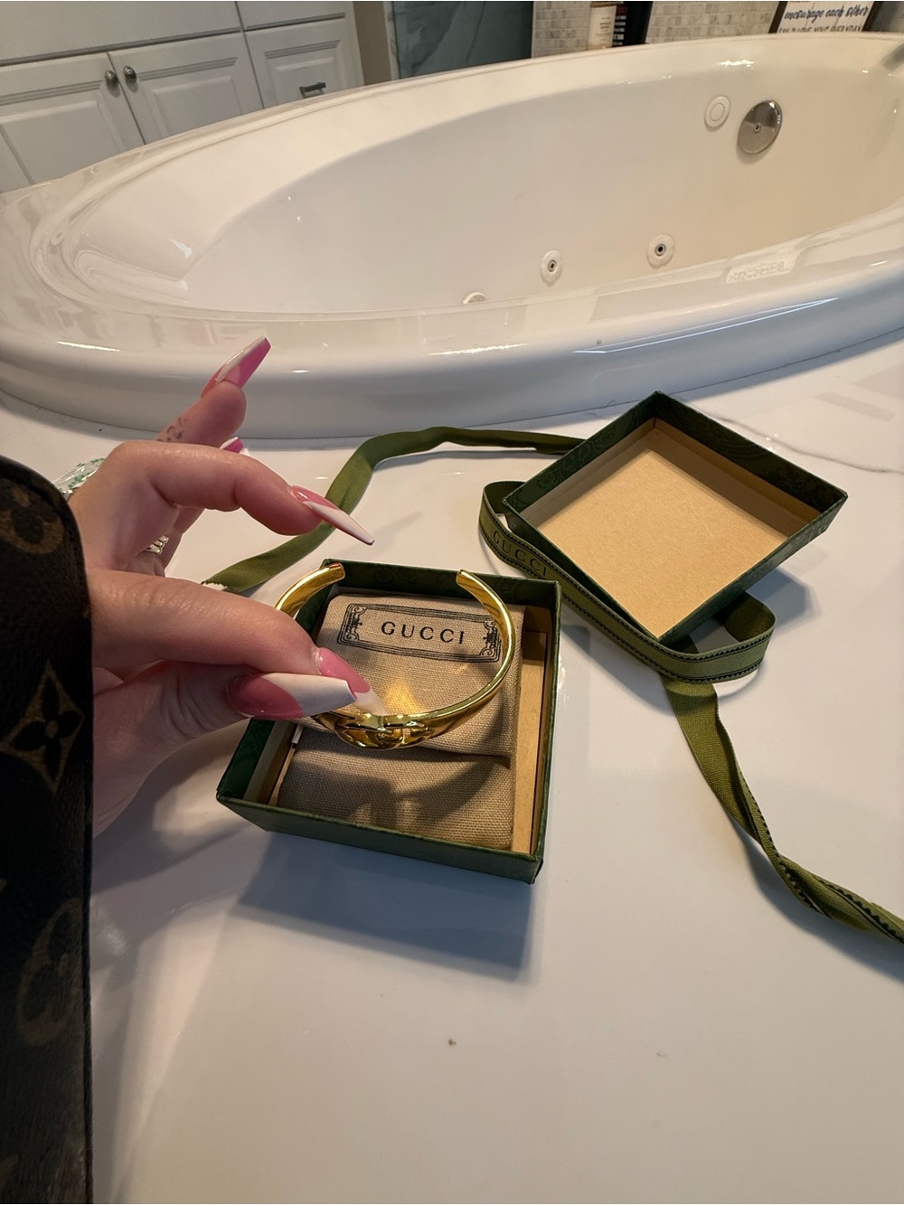 Gucci Shiny Gold Double G Open Cuff Bracelet - Picture 2 of 6